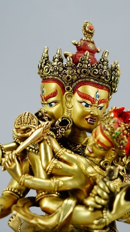 Handmade Tibetan Buddhist Diamond Vajra Buddha statue, combining gilded finishes and mineral pigments, embodying the timeless beauty of Buddha art.