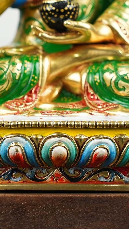  Exquisite gilded Five Buddhas statue, handcrafted with mineral paints. A powerful symbol of wisdom, compassion, and spiritual awakening in Tibetan Buddhism.