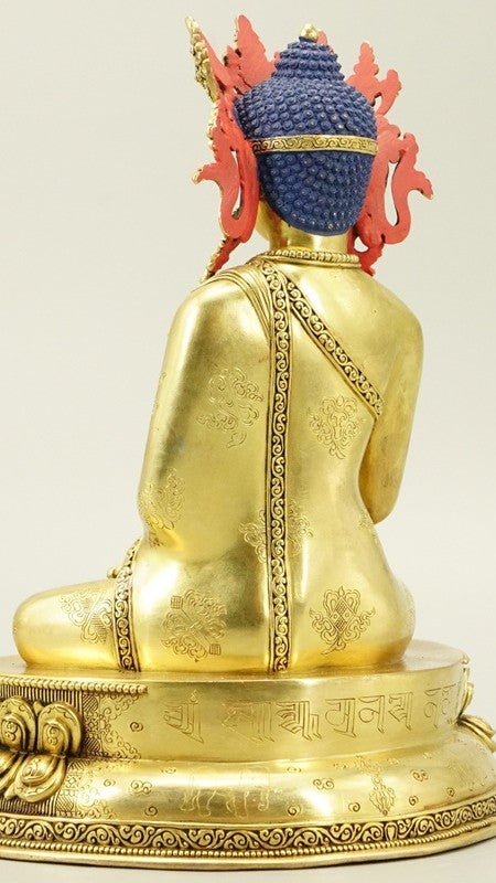 “Gilded crown Shakyamuni Buddha statue crafted with mineral pigments, premium Tibetan Buddhist statue art, spiritual decorative piece.”