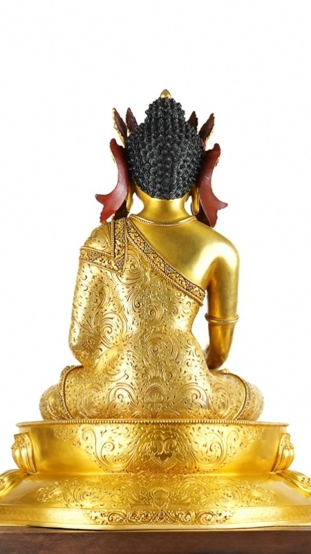 Hand-painted Shakyamuni Buddha Statue-Art in Tibetan Buddhist tradition, crafted with natural mineral pigments