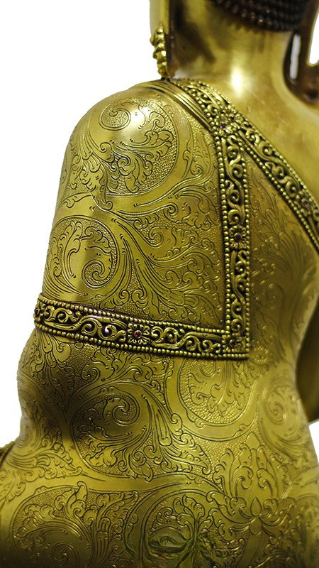 Traditional handpainted Shakyamuni Buddha gilt art statue, authentic Tibetan Buddhist statues and sacred Buddha statue art.