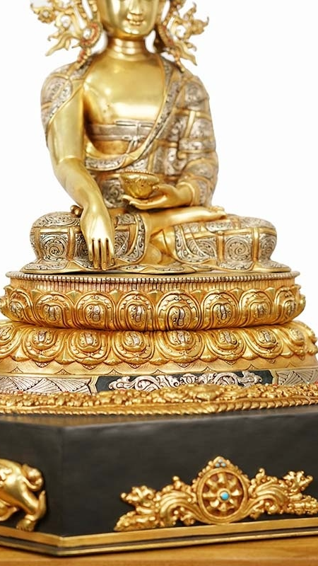 Painted Shakyamuni Buddha statue with mineral pigments, Tibetan Buddhist Buddha Statue-Art for shrine and meditation