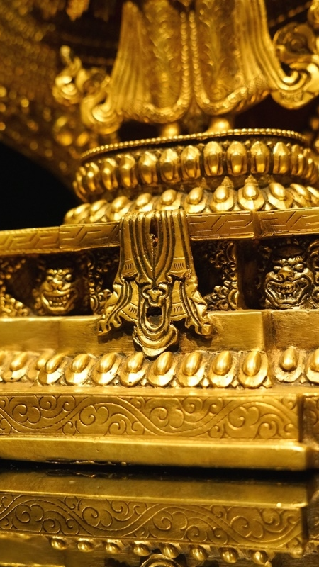 Classic Tibetan-Buddhist gilded Thousand-Arm Avalokiteshvara Buddha statue, handcrafted and painted with mineral pigments, symbolizing boundless help and wisdom, perfectly embodying the Buddhist spirit of compassion.