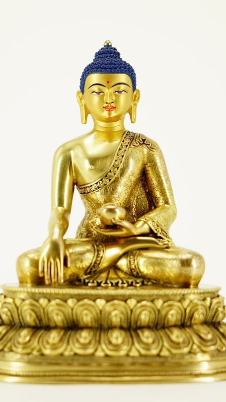 Alt Text: Handcrafted Tibetan Buddhist Three Buddhas statue with gilded accents and mineral pigments, symbolizing the wisdom and compassion of the Three Lives Buddha.