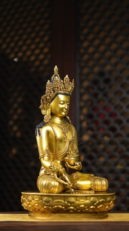 Alt Text: Zanabazar Three Buddhas Statue, gilded with mineral paint, handcrafted in Tibetan Buddhist tradition. A powerful symbol of wisdom and spiritual enlightenment.