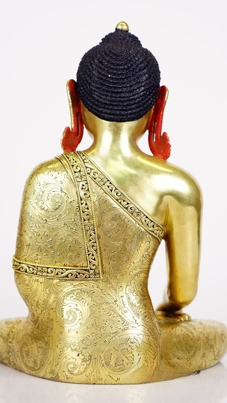 Shakyamuni Buddha statue art, showcasing exceptional gilt craftsmanship, unique Tibetan Buddhist statues and art piece.