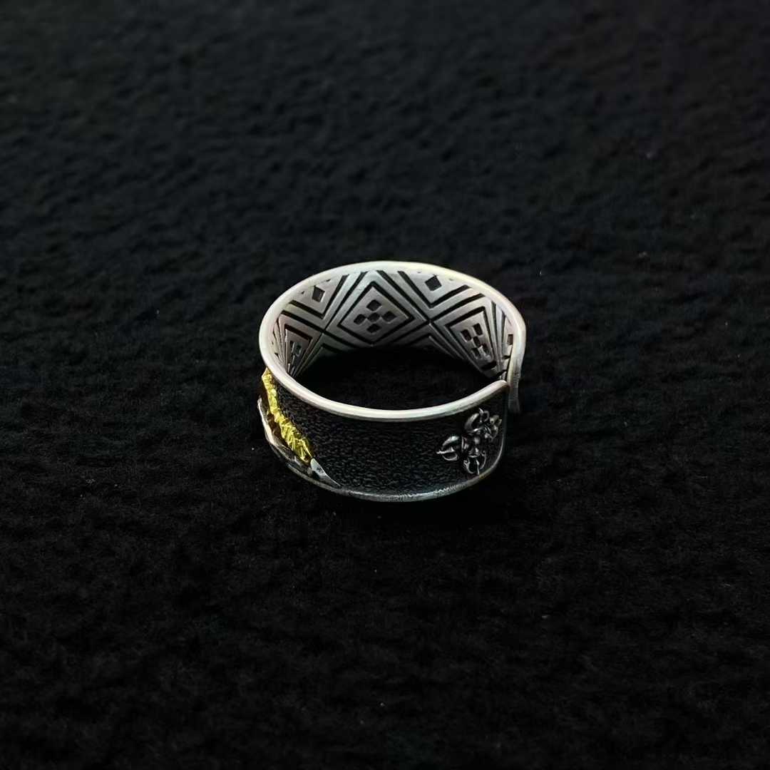 Handcrafted Gongga Snow Mountain ring, Tibetan Buddhist gold and silver inlay, symbol of wisdom.