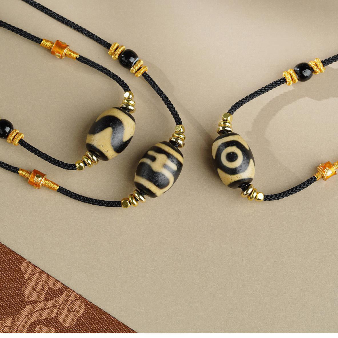 Artisan-made Tibetan Agate Pendant – Three-Eye Dzi for enlightenment and spiritual growth