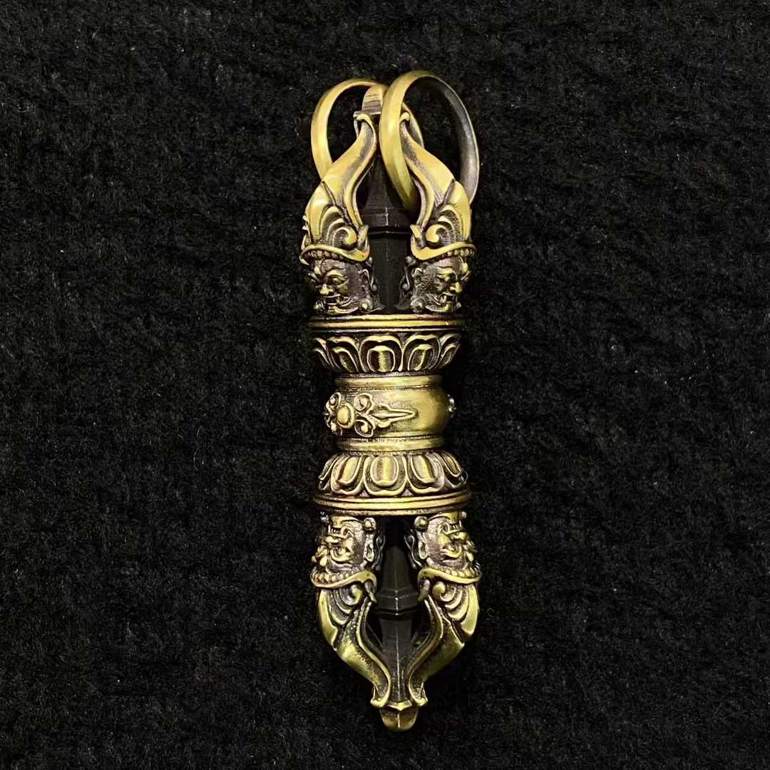 Tibetan Buddhist bronze Vajra amulet pendant in S925 silver craftsmanship