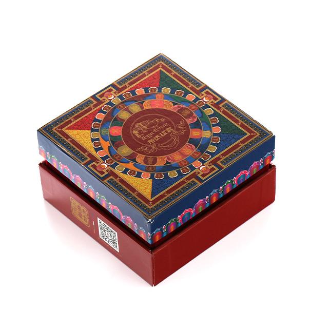 Handcrafted obsidian 108 beads mala featuring pendant art and Tibetan jewelry craftsmanship.