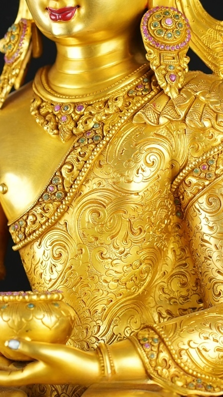 Handcrafted Tibetan Buddhist statues of Shakyamuni Buddha, gilded and painted with traditional mineral colors