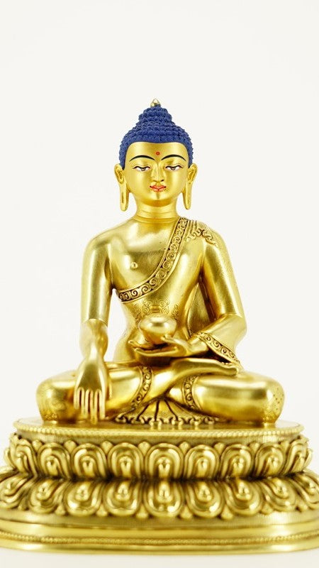 Shakyamuni Buddha statue with pure gilding and hand-painted details, high quality Tibetan Buddhist statues and Buddha statue art.