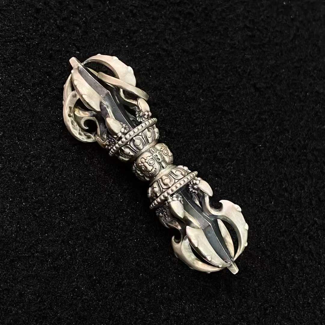 S925 Vajra Axe pendant featuring traditional Tibetan ritual jewelry design.
