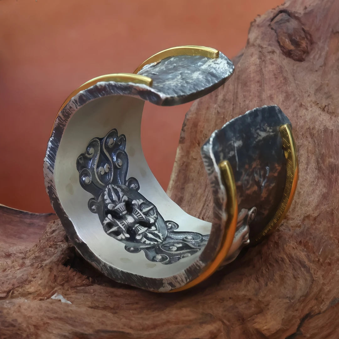 Handcrafted silver Green Tara Vajra ring from Tibetan Buddhist Jewelry Culture, combining detailed jewelry art design with auspicious spiritual meaning.