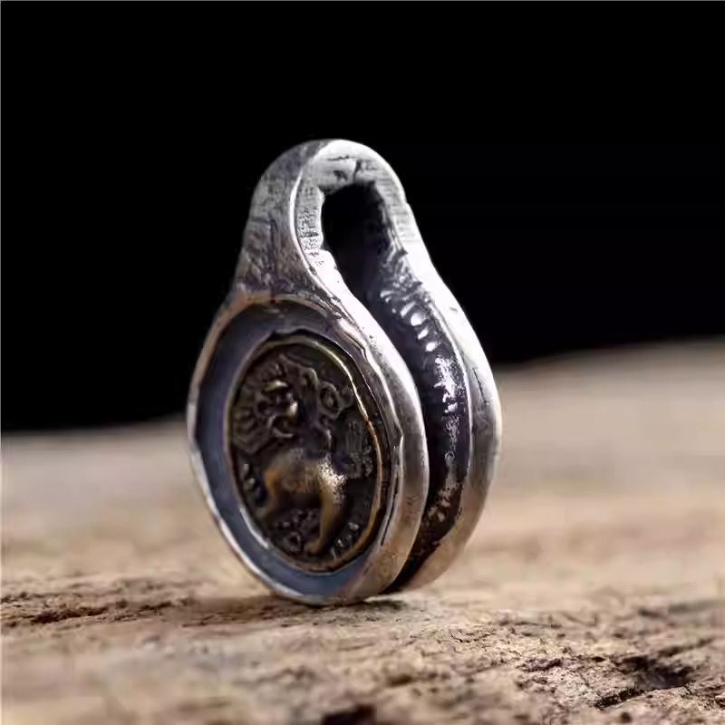 Tibetan Buddhist Jewelry Culture silver snow lion, DIY large bead bracelet clip accessory, handcrafted Tibetan jewelry art with traditional design