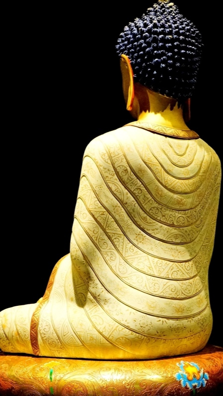 Tibetan Buddhist Maitreya Buddha Buddha Statue-Art featuring natural mineral colors and refined mud-gold details.