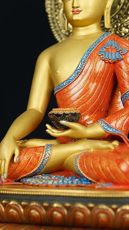 Traditional Tibetan Buddhist statues featuring Shakyamuni Buddha, handcrafted with mud gold and mineral pigments, ideal for spiritual practice and study