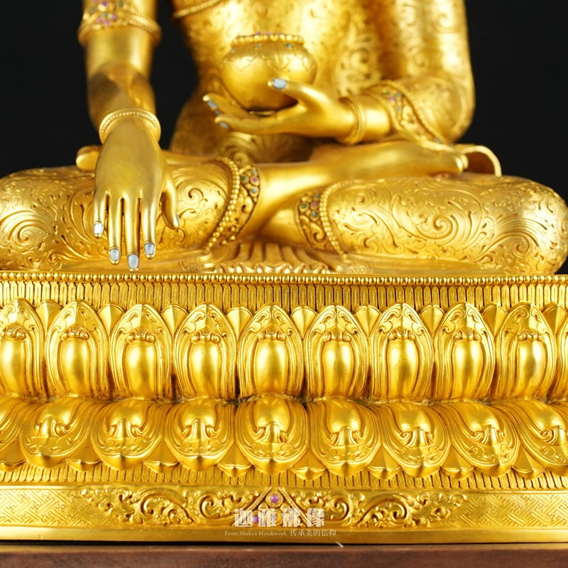 Traditional Tibetan Buddhist Shakyamuni Buddha statue, hand-painted mineral pigment sacred Buddha artwork
