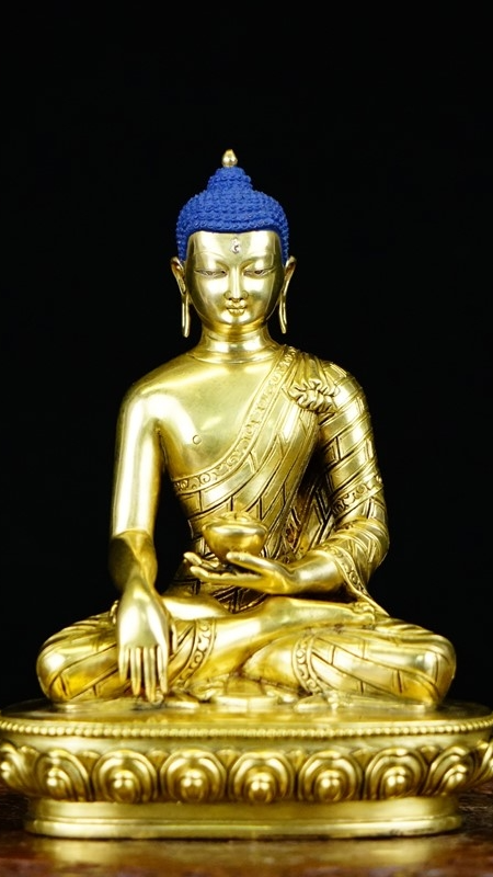 New Kasa Style Shakyamuni Buddha Statue – Handmade with Gilded Mineral Paint – Symbol of Wisdom and Enlightenment for Sacred Spaces
