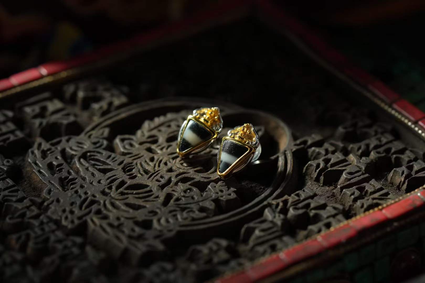 Tibetan-style Phurba ear studs featuring Bodhi beads, agate accents and S925 silver settings.