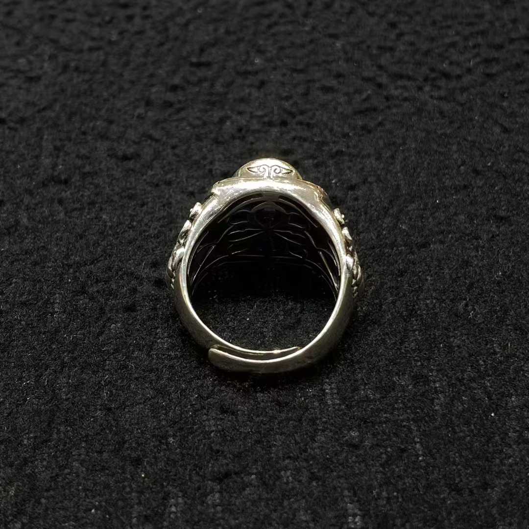 High-quality S925 silver Amitabha Buddha ring with handmade detailing and oil-like aged luster.