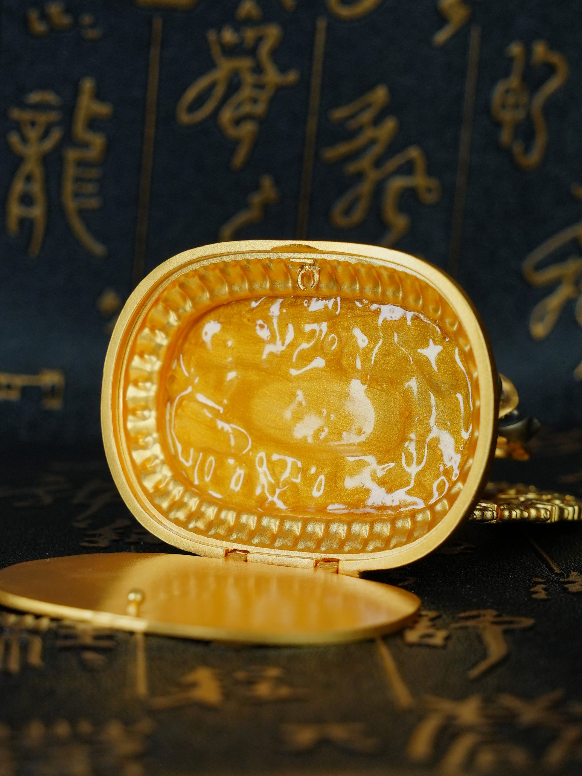 Large handmade 24K gold-plated Vaisravana (King of Wealth) statue, a majestic piece of Tibetan Buddhist sacrificial implements culture for prosperity.
