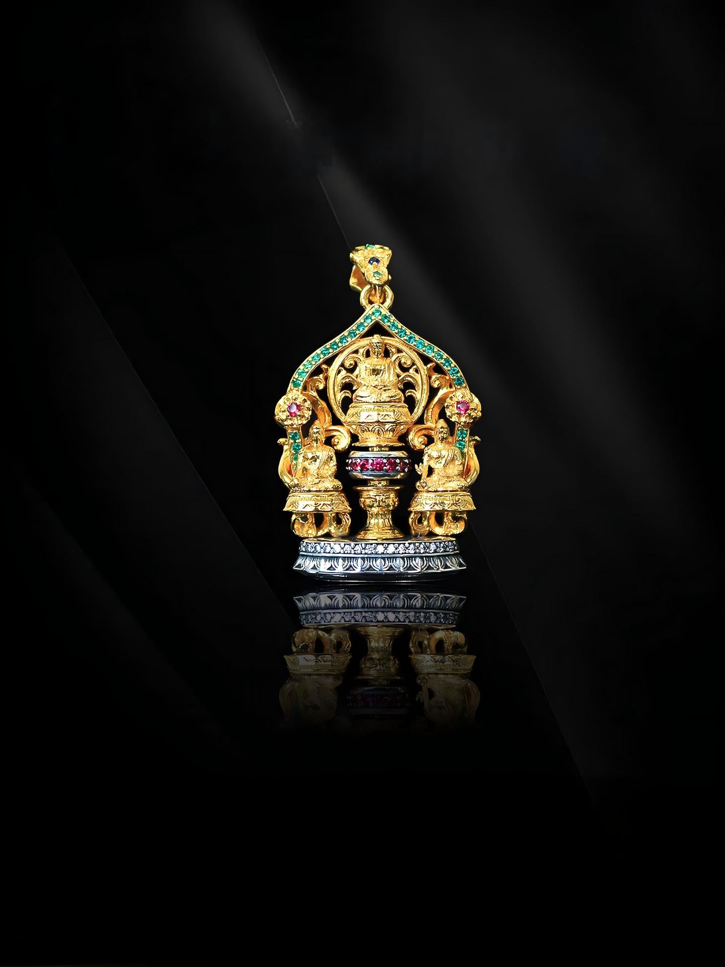 Handmade copper 24K gold-plated Triple Buddha pendant (Shakyamuni, Medicine Buddha, Amitabha), a sacred piece of Tibetan Buddhist sacrificial implements culture.