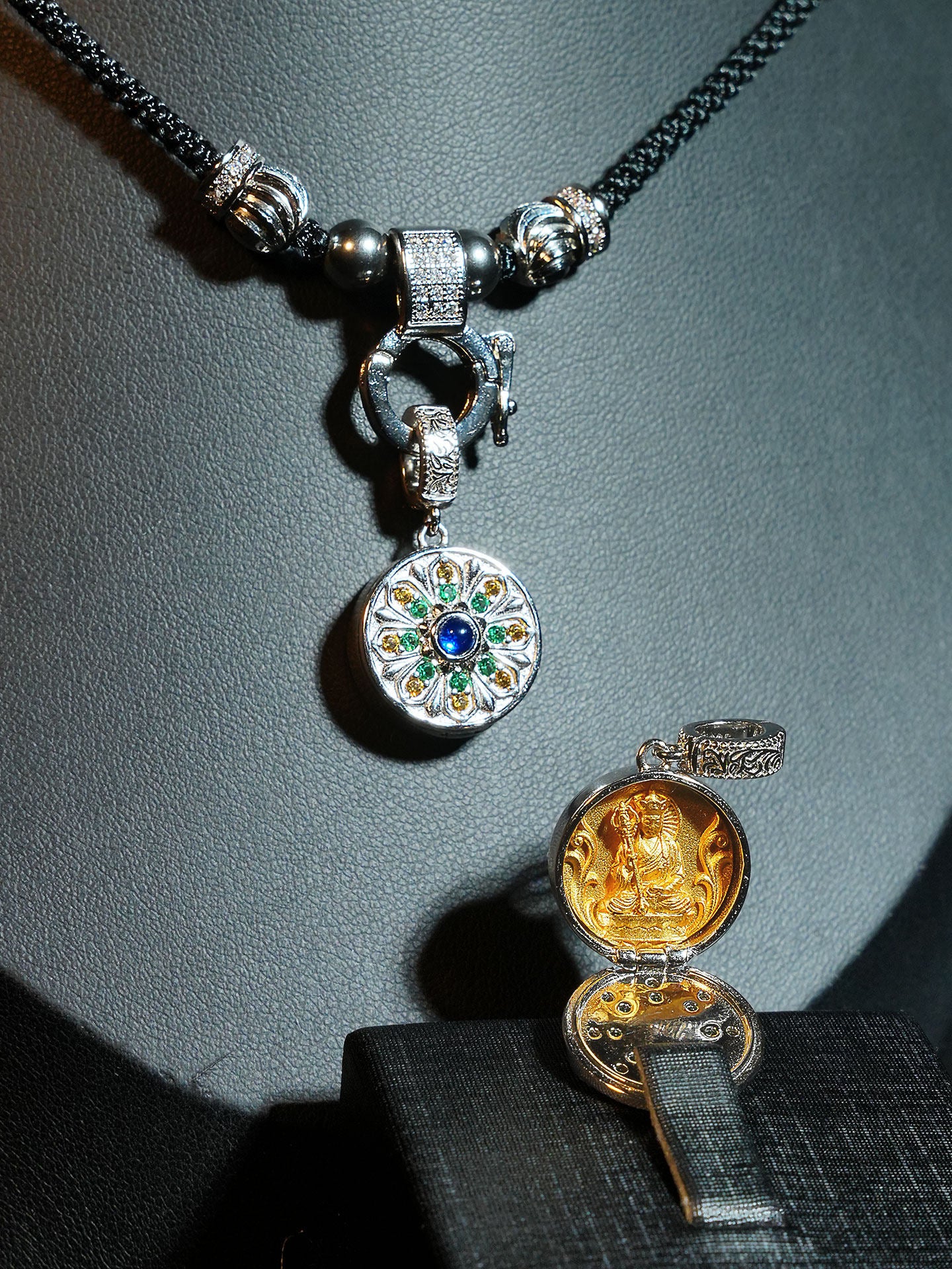 Exquisite Buddhist sacrificial items art featuring a hand-carved silver-gilded Hell Savior shrine with a portable design.
