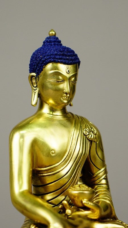 Handcrafted Shakyamuni Buddha statue painted with mineral pigments, Tibetan Buddhist statues