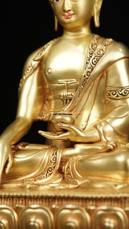 Handmade Shakyamuni gilt figure, authentic Tibetan Buddhist statues and Buddha statue art, a spiritual centerpiece.