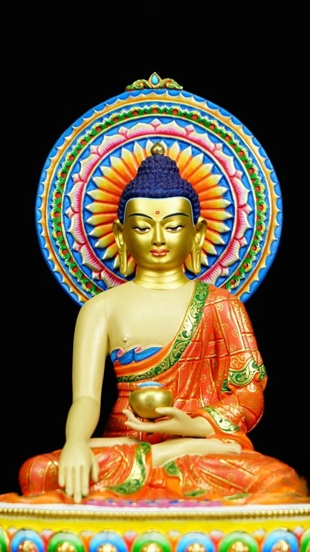 "Handcrafted Tibetan-Buddhist Shakyamuni Buddha Statue, painted with mineral pigments. Authentic Buddhist art for meditation and spiritual growth."
