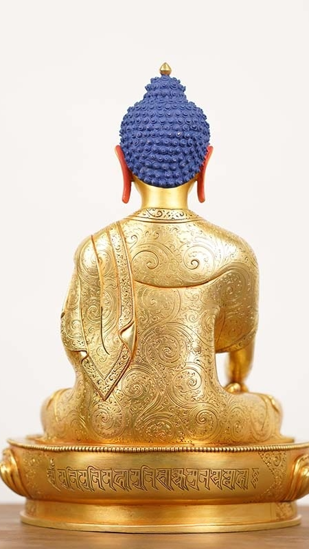 Traditional Tibetan Buddhist Shakyamuni Buddha statue art for home shrine and meditation space