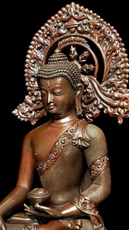 "Handmade Shakyamuni Buddha statue, crafted from copper with mineral paint. Traditional Tibetan Buddhist art, perfect for meditation and spiritual spaces."