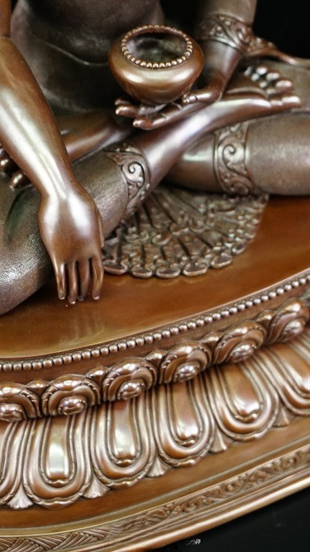 Alt Text: "Shakyamuni Buddha Statue in Pure Copper with Mineral Pigments, Handmade Tibetan Buddhist Art for Peace and Serenity in Home or Office."