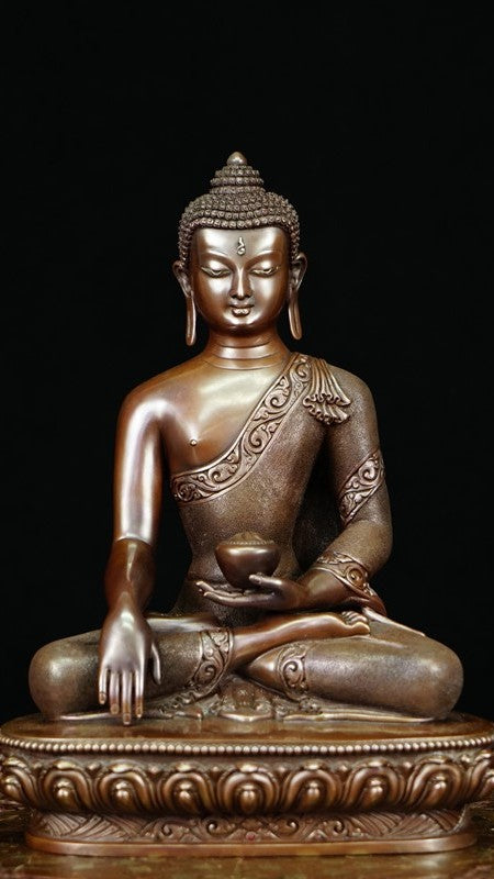 Handmade Tibetan Shakyamuni Buddha Statue in copper with mineral pigments, symbolizing wisdom, compassion, and spiritual enlightenment. Ideal for meditation spaces.
