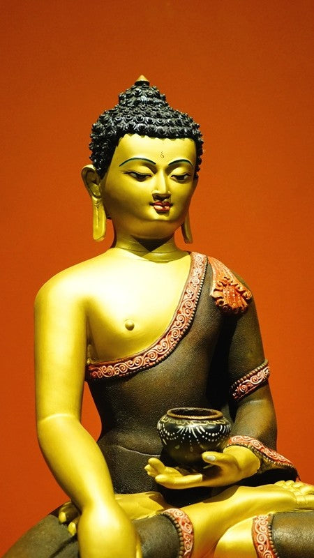 Handmade Tibetan Shakyamuni Buddha Statue in gilded bronze and mineral pigments, symbolizing wisdom and enlightenment – A perfect piece for meditation and art lovers.