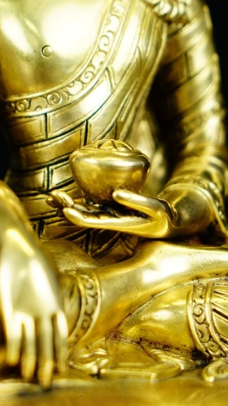 Tibetan Shakyamuni Buddha Statue in Kasa Style – Gilded with Mineral Pigments – A Beautiful Buddha Art for Collectors and Devotees