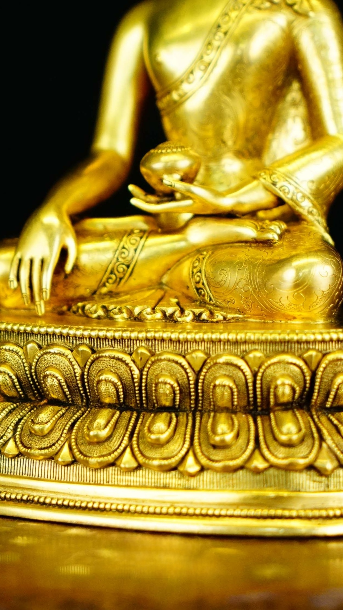 Handmade gilt copper Shakyamuni Buddha statue, mineral art details, essential Tibetan Buddhist statues and Buddha statue art.