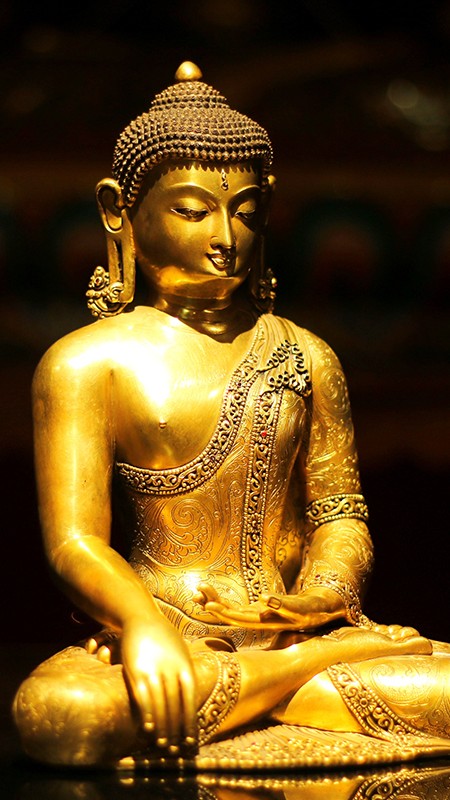Shakyamuni gilt meditation figure, authentic Tibetan Buddhist statues and serene Buddha statue art, perfect for spiritual practice.