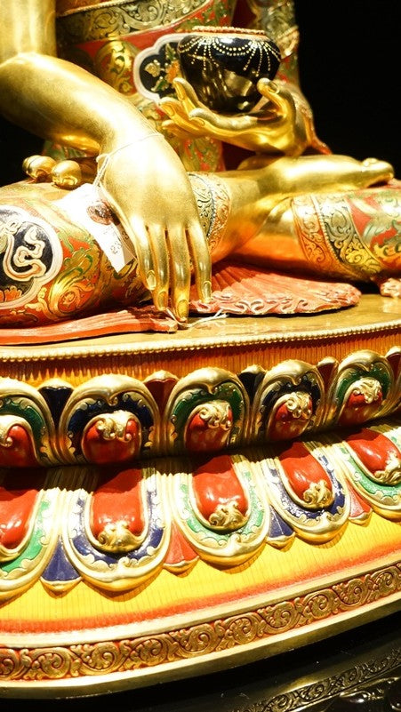 Gilded Shakyamuni Buddha Statue Art, Hand-painted with Natural Mineral Paint, Tibetan Buddhist