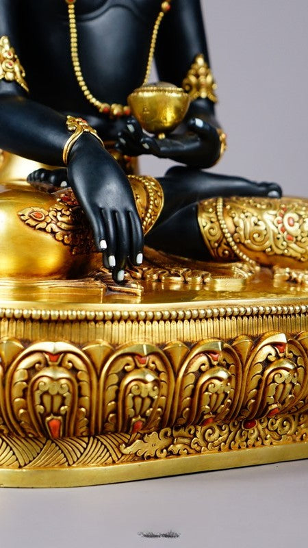 Gilded Mineral Painted Shakyamuni Gautama Statue, Tibetan Buddhist Statues Art