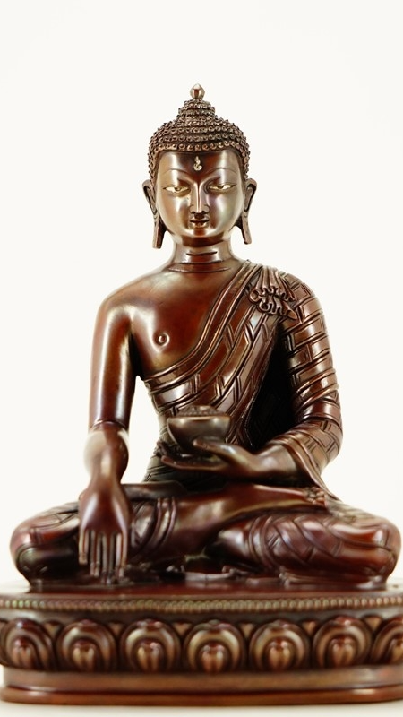 18cm Tibetan Buddhist Shakyamuni Buddha statue, handmade in copper. This spiritually meaningful piece adds a serene atmosphere to any room or meditation space.