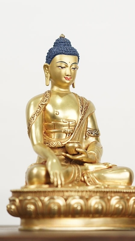  Exquisite Shakyamuni gilt statue, vibrant mineral pigments art, premium collectible Tibetan Buddhist statues and Buddha statue art.