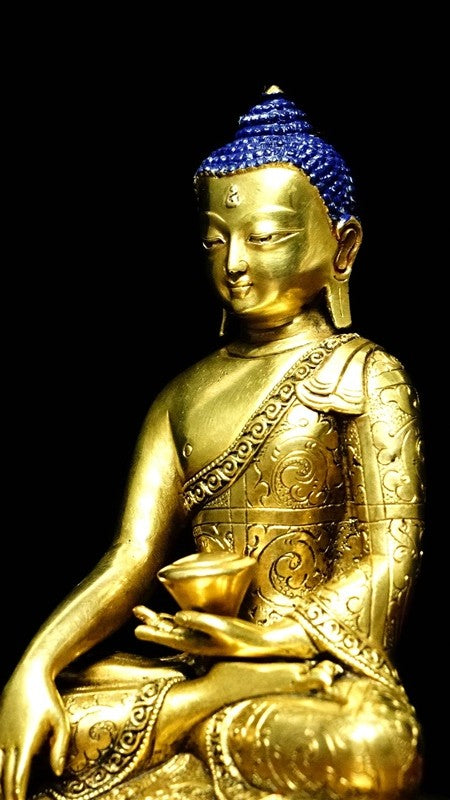 Authentic art Shakyamuni Buddha gilt statue, detailed mineral pigments, premium Tibetan Buddhist statues and unique art piece.