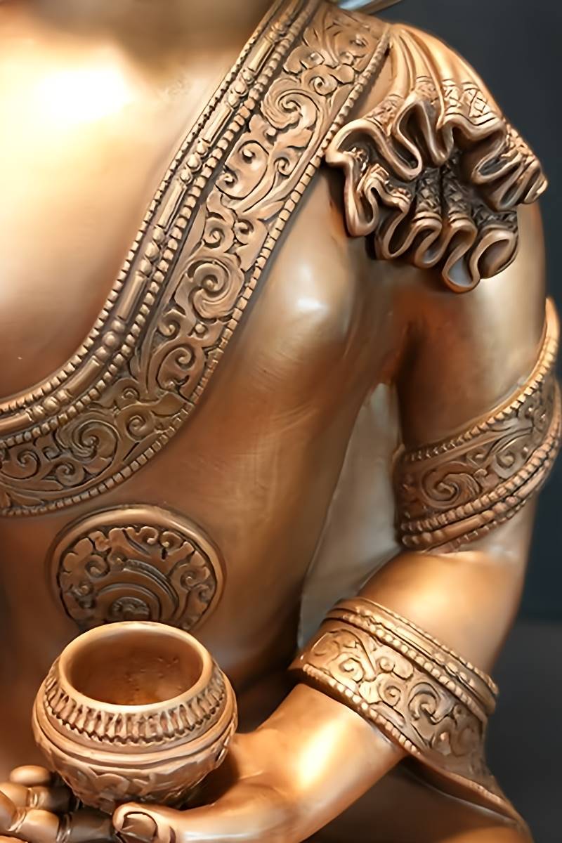 A masterpiece collectible Buddha statue art of Sakyamuni Buddha. This Tibetan Buddhist statue is a significant addition for serious art collectors and devout practitioners.
