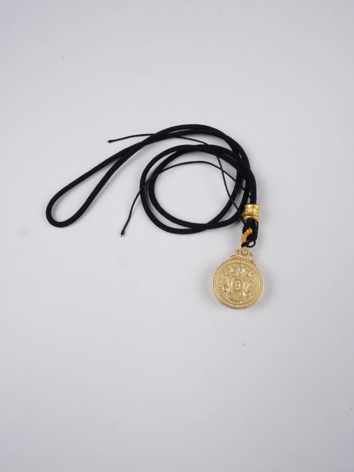 Alt: tibetan buddhist thangka of Green Tara, ancient art on traditional canvas, hand-painted with natural mineral pigments - Tibetan Buddhist deity