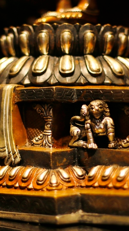 Hand-painted Tibetan-Buddhist Thousand-Arm Avalokiteshvara Buddha Statue in purple copper, representing boundless compassion and healing energy in Buddhist culture.