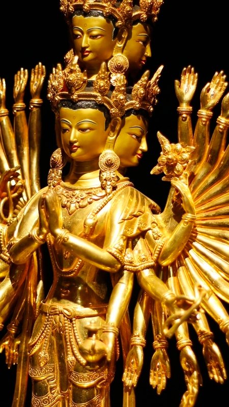 Handcrafted Tibetan Buddhist Thousand-Arm Avalokiteshvara Buddha statue, painted with mineral pigments, perfectly illustrating Buddhist art and symbolizing infinite compassion and strength.