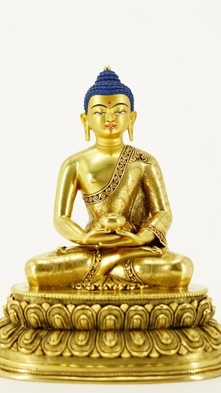 Alt Text: Exquisite Tibetan Buddhist Three Buddhas statue, combining gilding and mineral pigments to perfectly represent the deep symbolism of Buddhist faith.