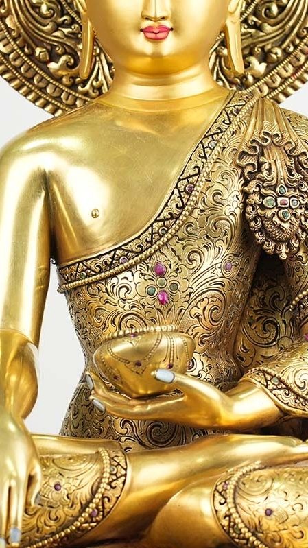 Alt Text: Gilded Tibetan Buddhist Three Buddhas statue, handcrafted with fine gold and mineral pigments, symbolizing the eternal wisdom and compassion of the Buddha.